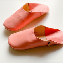 Load image into Gallery viewer, Simple Babouche Peach // dear Morocco original leather slippers
