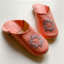 Cargar imagen en el visor de la galería, Babouche Stella Peach// dear Morocco original leather slippers
