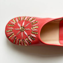 Cargar imagen en el visor de la galería, Babouche Spangle Rose// dear Morocco original leather slippers
